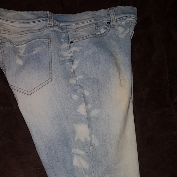 Low rise NY & Co. Crop jean - Picture 2 of 4